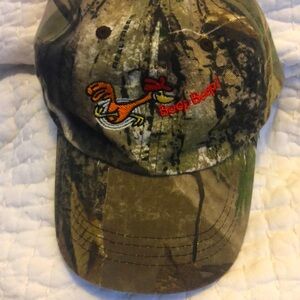 Camo Cap with Beep-Beep Roadrunner on front Size 52cm approximately 2-8 years.